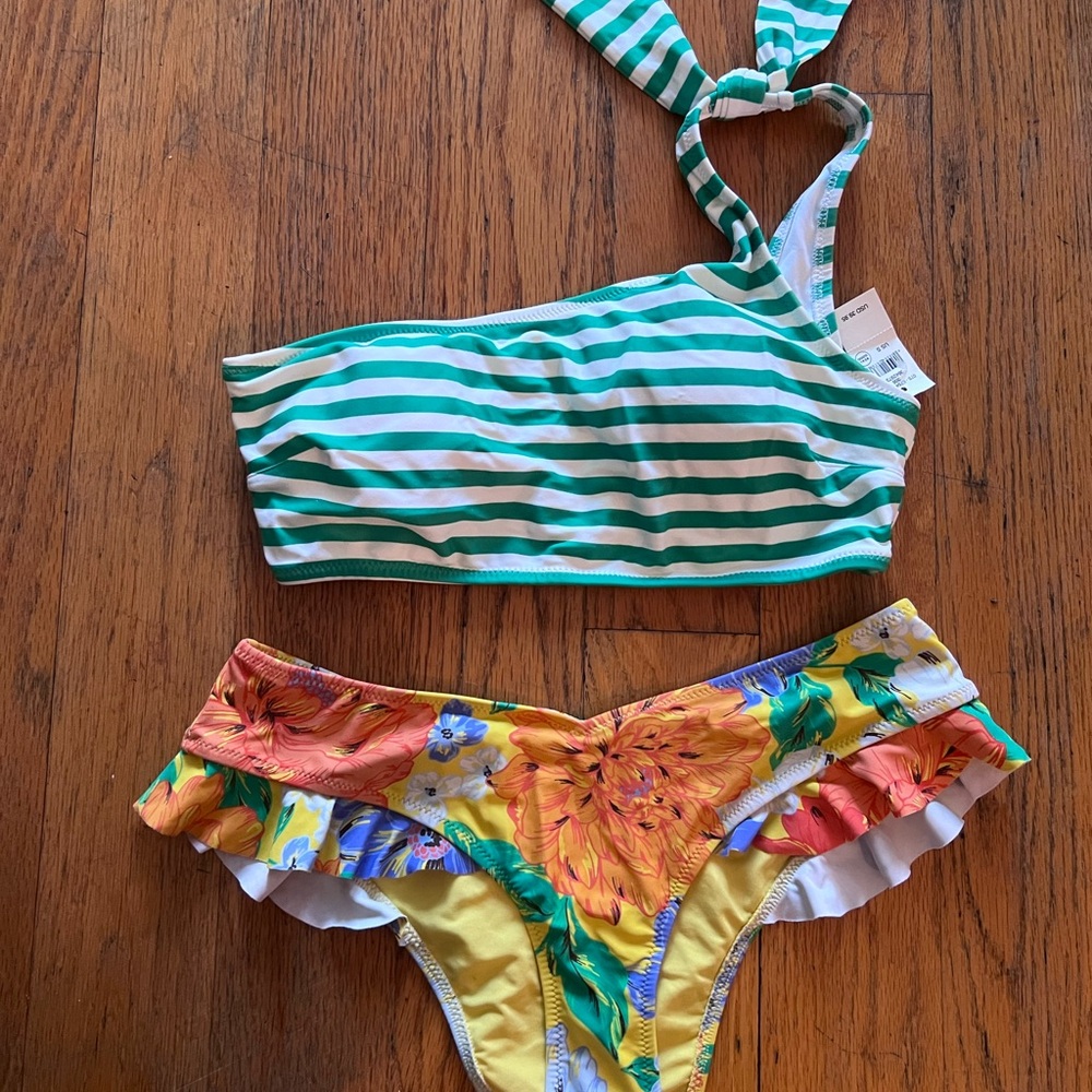 Multiple Bikini Sets - image 3